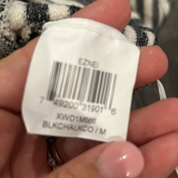 EUC BCBG Eznei Sweater with Cutouts size medium - Picture 7 of 8